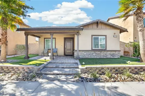 67363 Rio Oso Rd, Cathedral City, CA 92234