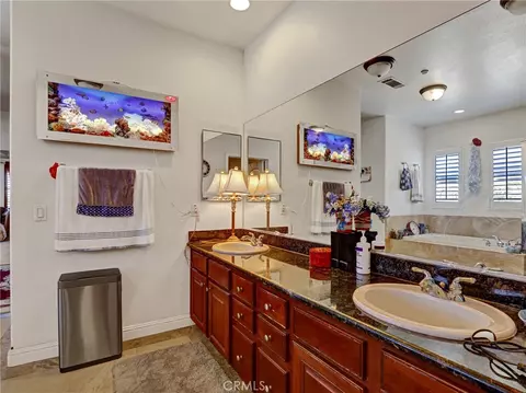 Bath - 207 Gilbert Way, Placentia, CA 92870 photo 2 of 2