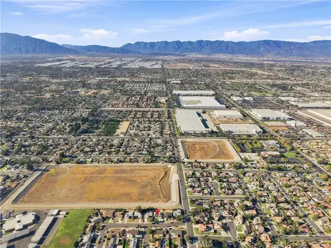 View/Area - 1530 Athol St, Bloomington, CA 92316 photo 3 of 3