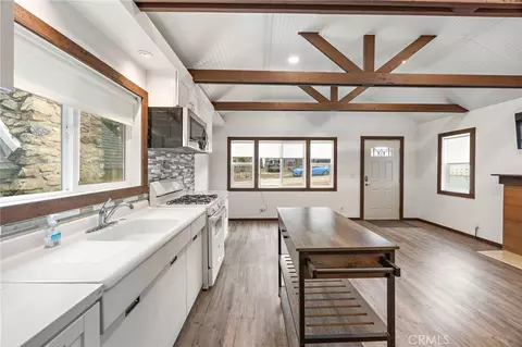 Kitchen - 23376 Crestline Rd, Crestline, CA 92325 photo 2 of 4