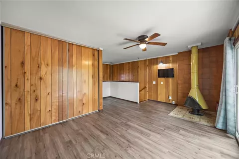 Living - 23376 Crestline Rd, Crestline, CA 92325 photo 6 of 8