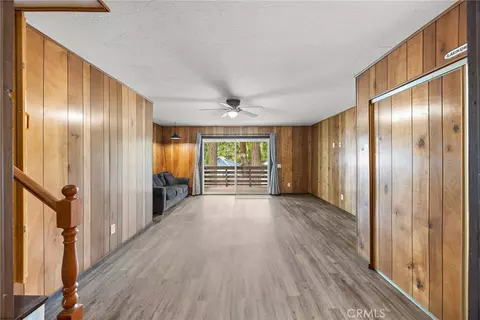 Living - 23376 Crestline Rd, Crestline, CA 92325 photo 4 of 8
