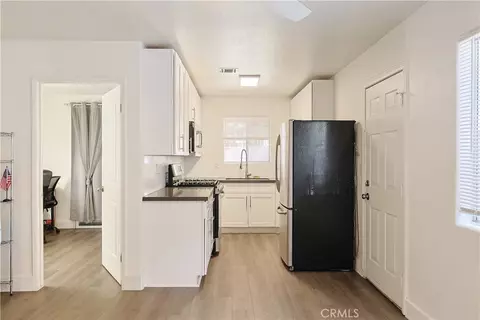 Entry Way - 2214 W Wardlow, Long Beach, CA 90810 photo 1 of 3