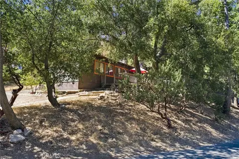 Exterior - 101 Weisshorn, Crestline, CA 92325 photo 5 of 8