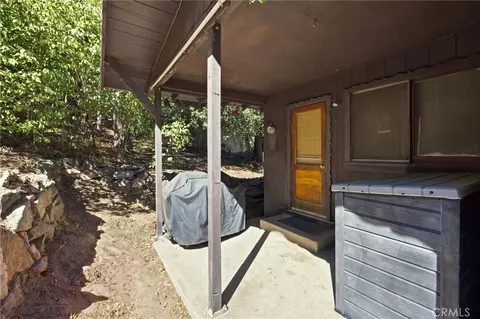 Exterior - 101 Weisshorn, Crestline, CA 92325 photo 4 of 8