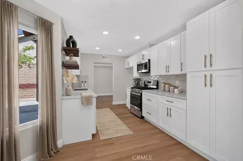 Entry Way - 6542 Redbud, Rancho Cucamonga, CA 91739 photo 2 of 2