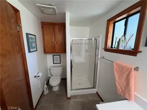 Bath - 1228 Acadia, Lake Arrowhead, CA 92352 photo 3 of 3