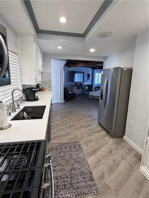 Kitchen - 1228 Acadia, Lake Arrowhead, CA 92352 photo 2 of 2