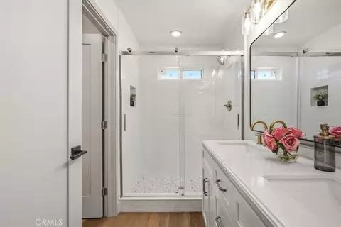 Bath - 10237 Silverton, Tujunga, CA 91042 photo 3 of 3