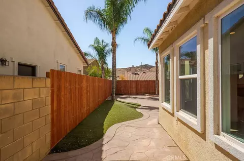 Exterior - 243 Monument Pkwy, Perris, CA 92570 photo 5 of 6