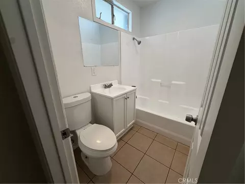 Bath - 8005 Garfield St, Riverside, CA 92504 photo 2 of 3