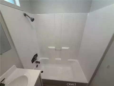 Bath - 8005 Garfield St, Riverside, CA 92504 photo 3 of 3