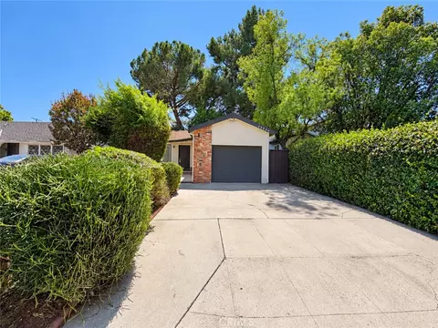 22538 Berdon St, Woodland Hills, CA 91367