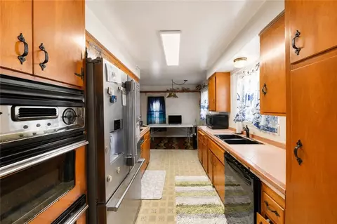 Kitchen - 1513 W Princeton St, Ontario, CA 91762 photo 1 of 4
