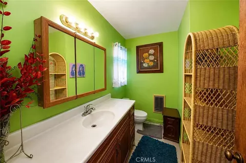 Bath - 1513 W Princeton St, Ontario, CA 91762 photo 1 of 3