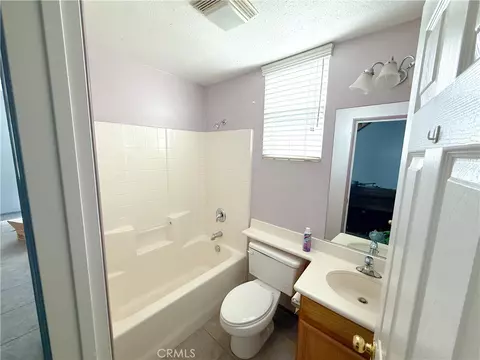 Bath - 7565 Blue Mist Ct, Fontana, CA 92336 photo 1 of 4