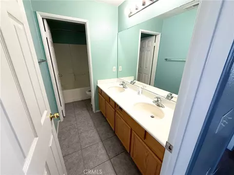 Bath - 7565 Blue Mist Ct, Fontana, CA 92336 photo 3 of 4