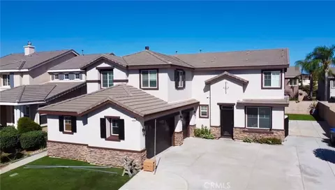 Exterior - 7565 Blue Mist Ct, Fontana, CA 92336 photo 4 of 4