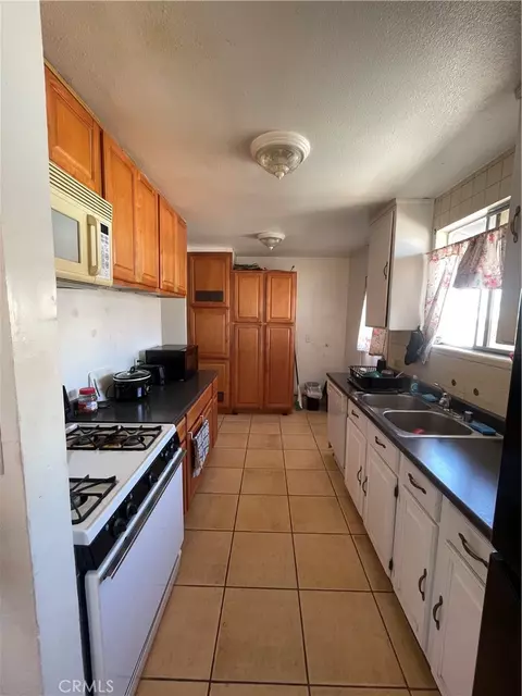 Kitchen - 944 Elizabeth, Barstow, CA 92311 photo 1 of 3