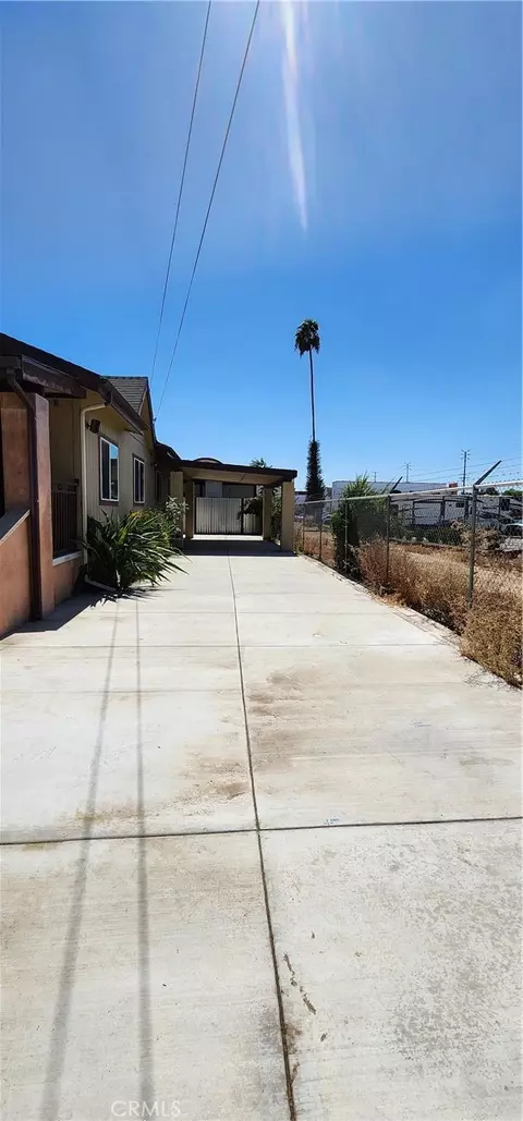 Exterior - 3112 1st, Riverside, CA 92507 photo 14 of 21