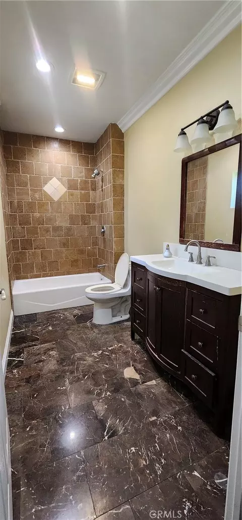 Bath - 3112 1st, Riverside, CA 92507 photo 3 of 3