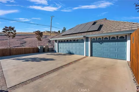 Exterior - 17340 Buckthorn, Hesperia, CA 92345 photo 7 of 10