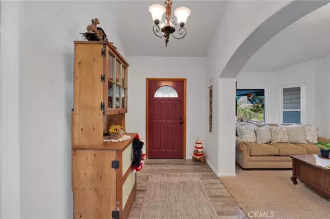 Entry Way - 17340 Buckthorn, Hesperia, CA 92345 photo 1 of 2
