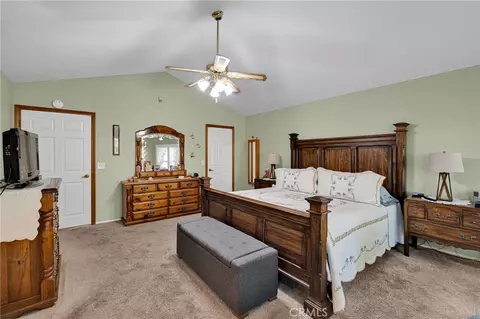 Bedroom - 17340 Buckthorn, Hesperia, CA 92345 photo 3 of 4