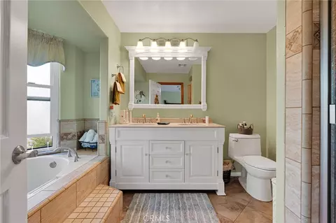 Bath - 17340 Buckthorn, Hesperia, CA 92345 photo 3 of 5