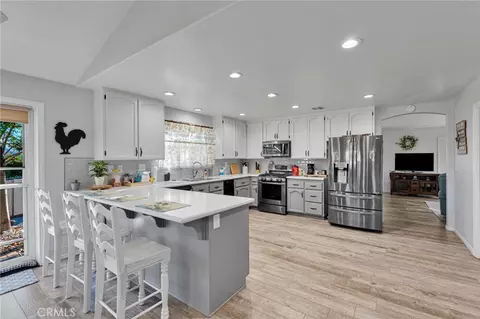 Kitchen - 17340 Buckthorn, Hesperia, CA 92345 photo 4 of 4