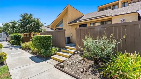 Exterior - 435 W 9th #B1, Upland, CA 91786 photo 2 of 12