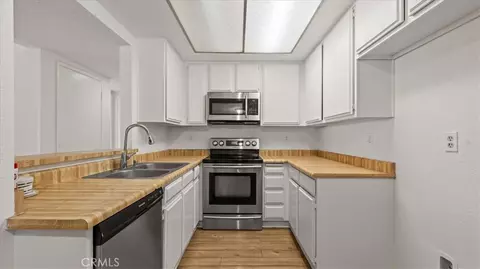 Kitchen - 435 W 9th #B1, Upland, CA 91786 photo 1 of 2