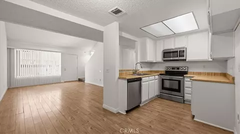 Living - 435 W 9th #B1, Upland, CA 91786 photo 4 of 5