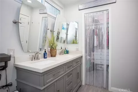 Bath - 11150 Berwick Dr, Rancho Cucamonga, CA 91730 photo 2 of 5