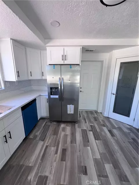 Kitchen - 11490 4th, Hesperia, CA 92345 photo 4 of 6