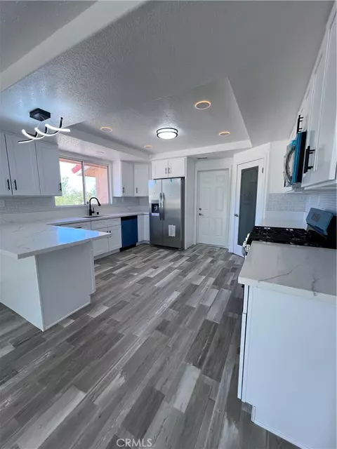 Kitchen - 11490 4th, Hesperia, CA 92345 photo 2 of 6