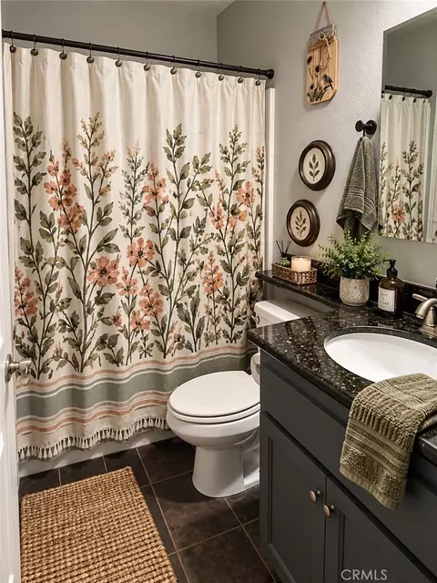 Bath - 15455 Halinor, Hesperia, CA 92345 photo 3 of 5