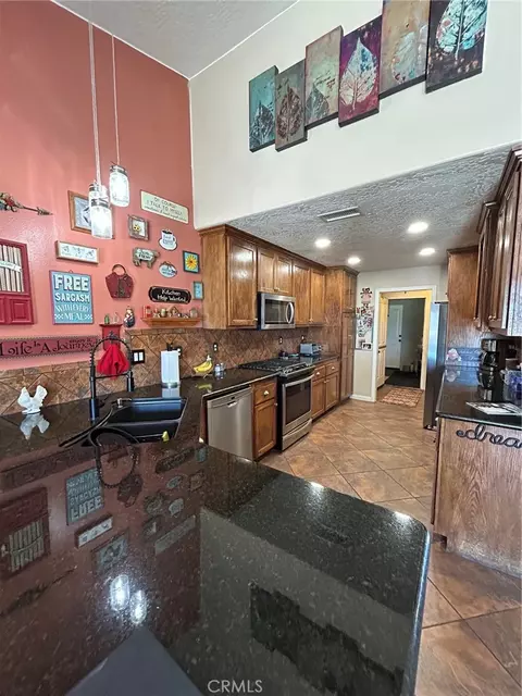 Kitchen - 15455 Halinor, Hesperia, CA 92345 photo 2 of 6