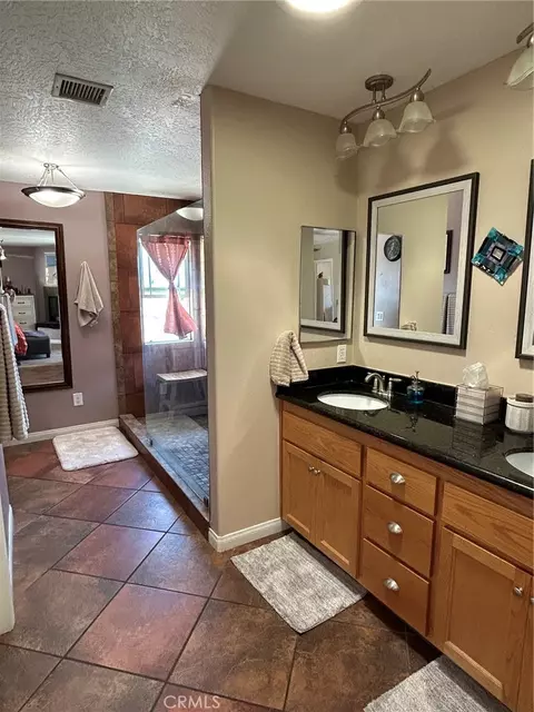 Bath - 15455 Halinor, Hesperia, CA 92345 photo 2 of 5