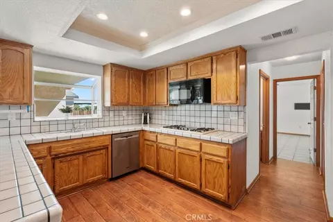 Kitchen - 10944 Chelsea, Oak Hills, CA 92344 photo 4 of 5
