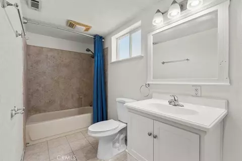 Bath - 10944 Chelsea, Oak Hills, CA 92344 photo 5 of 5