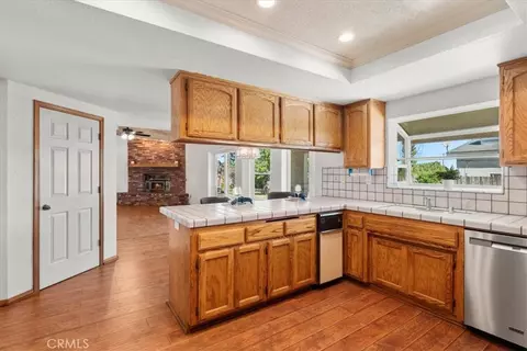 Kitchen - 10944 Chelsea, Oak Hills, CA 92344 photo 3 of 5