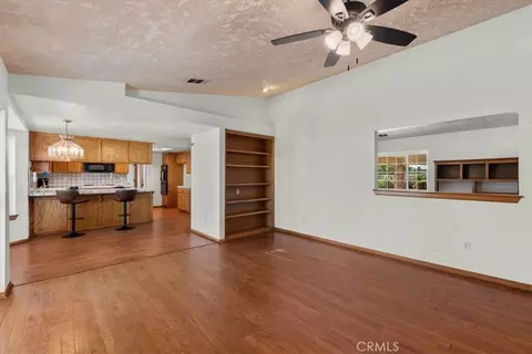 Living - 10944 Chelsea, Oak Hills, CA 92344 photo 5 of 7