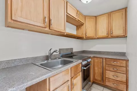 Kitchen - 10944 Chelsea, Oak Hills, CA 92344 photo 5 of 5