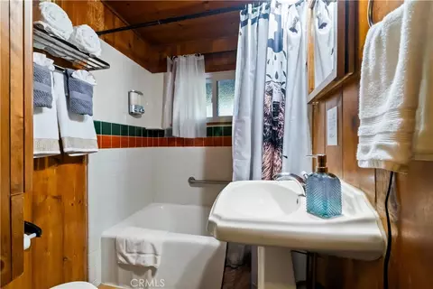 Bath - 53985 Pine Crst, Idyllwild, CA 92549 photo 2 of 2