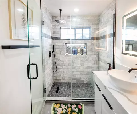 Bath - 7652 Coolgrove, Downey, CA 90240 photo 3 of 11