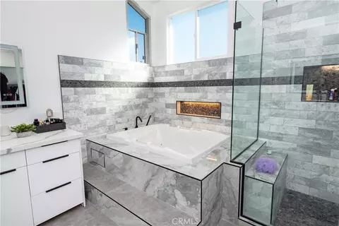 Bath - 7652 Coolgrove, Downey, CA 90240 photo 4 of 11