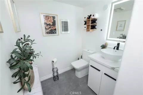 Bath - 7652 Coolgrove, Downey, CA 90240 photo 10 of 11
