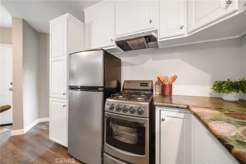 Kitchen - 1151 E Comstock Ave, Glendora, CA 91741 photo 5 of 7
