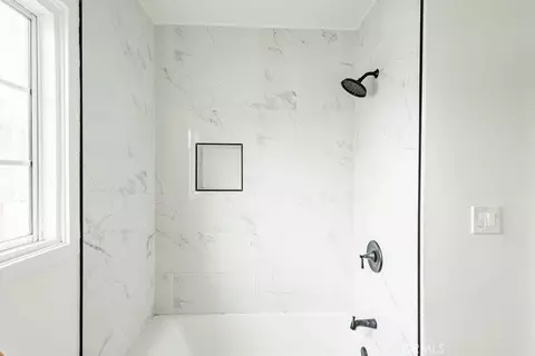 Bath - 8930 Boxwood Ave, Fontana, CA 92335 photo 7 of 8